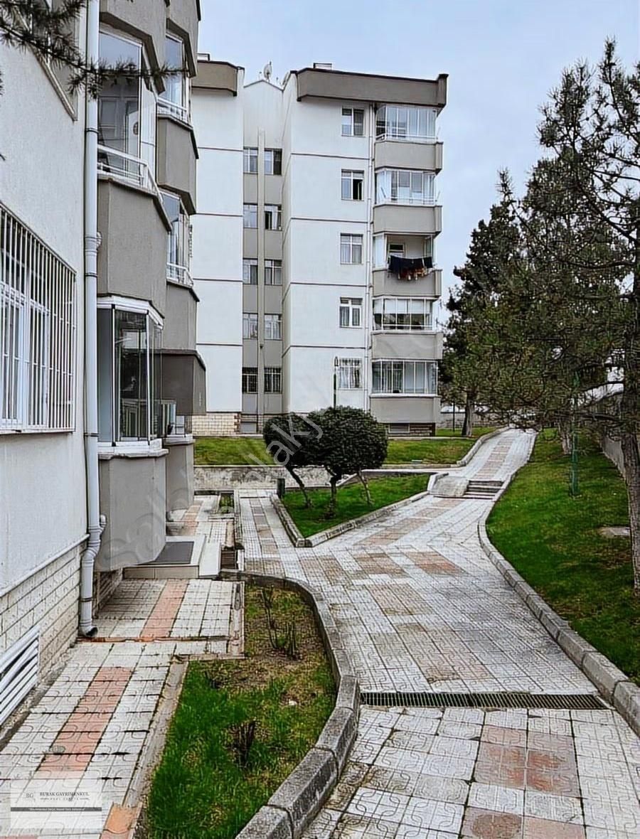 Batıkent Metro Ya Yakın 3+1 Katta Manzaralı Kombili