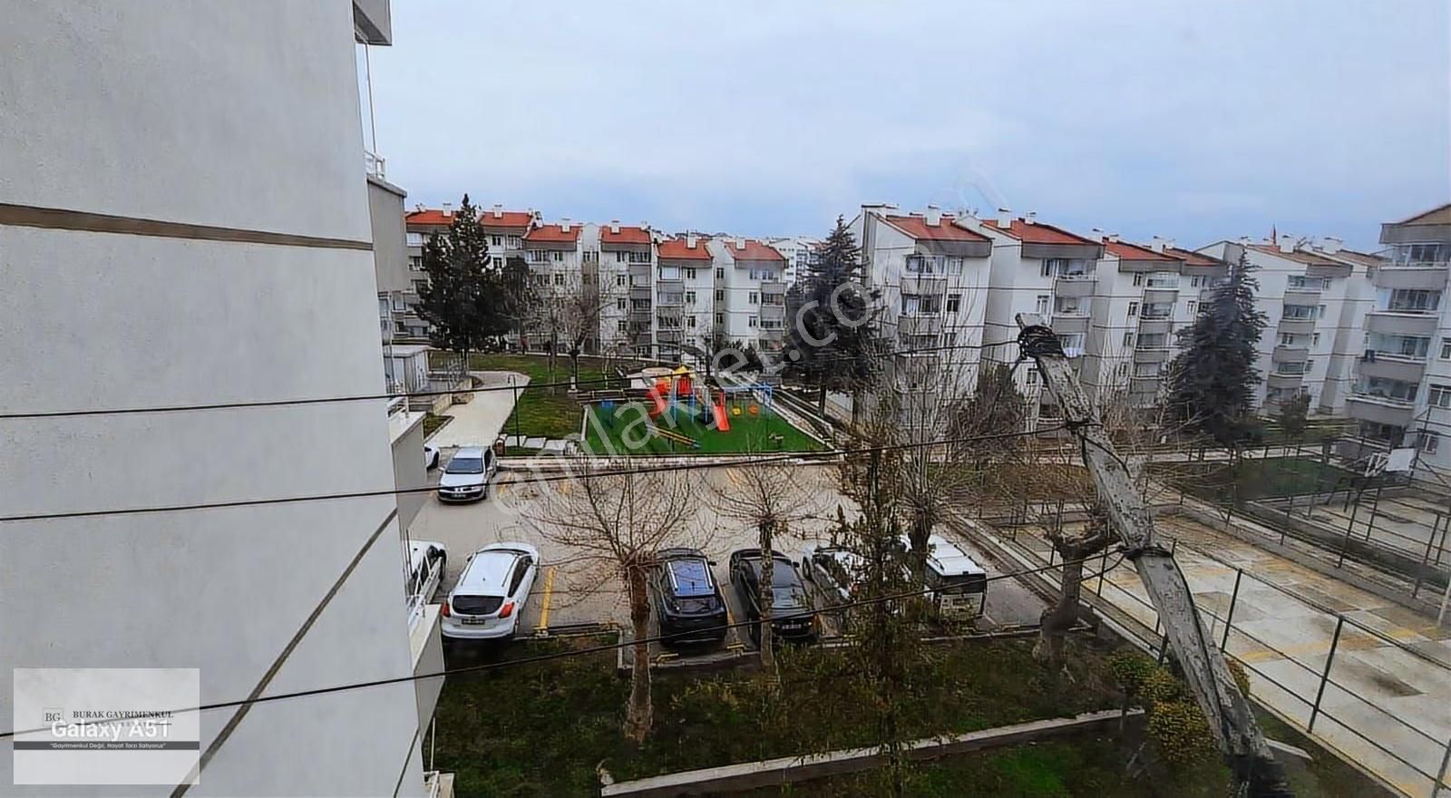 Batıkent Metro Ya Yakın 3+1 Katta Manzaralı Kombili - Görsel 25