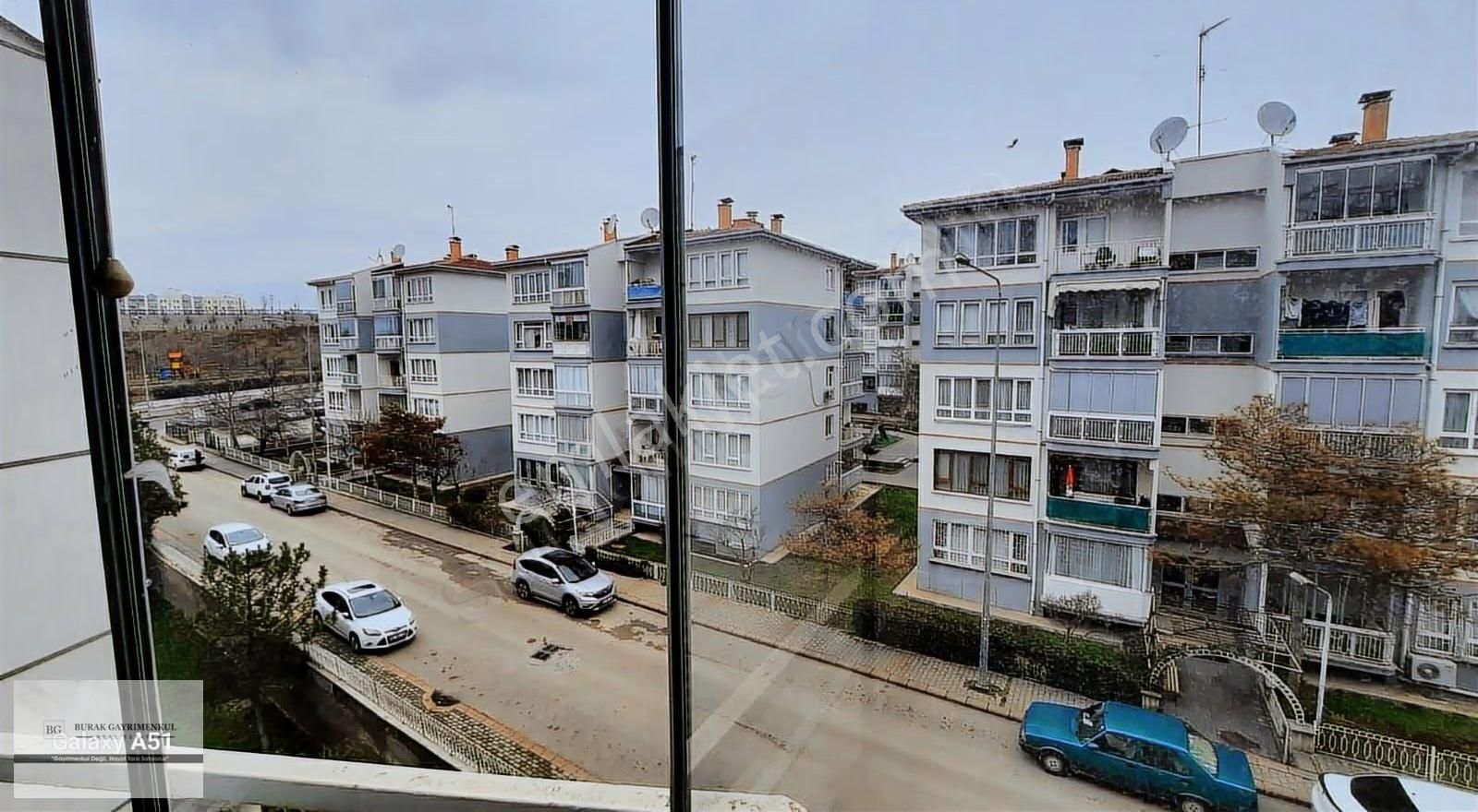 Batıkent Metro Ya Yakın 3+1 Katta Manzaralı Kombili - Görsel 10