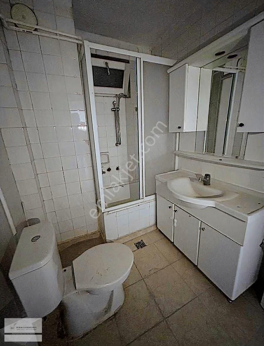 Batıkent Metro Ya Yakın 3+1 Katta Manzaralı Kombili - Görsel 4