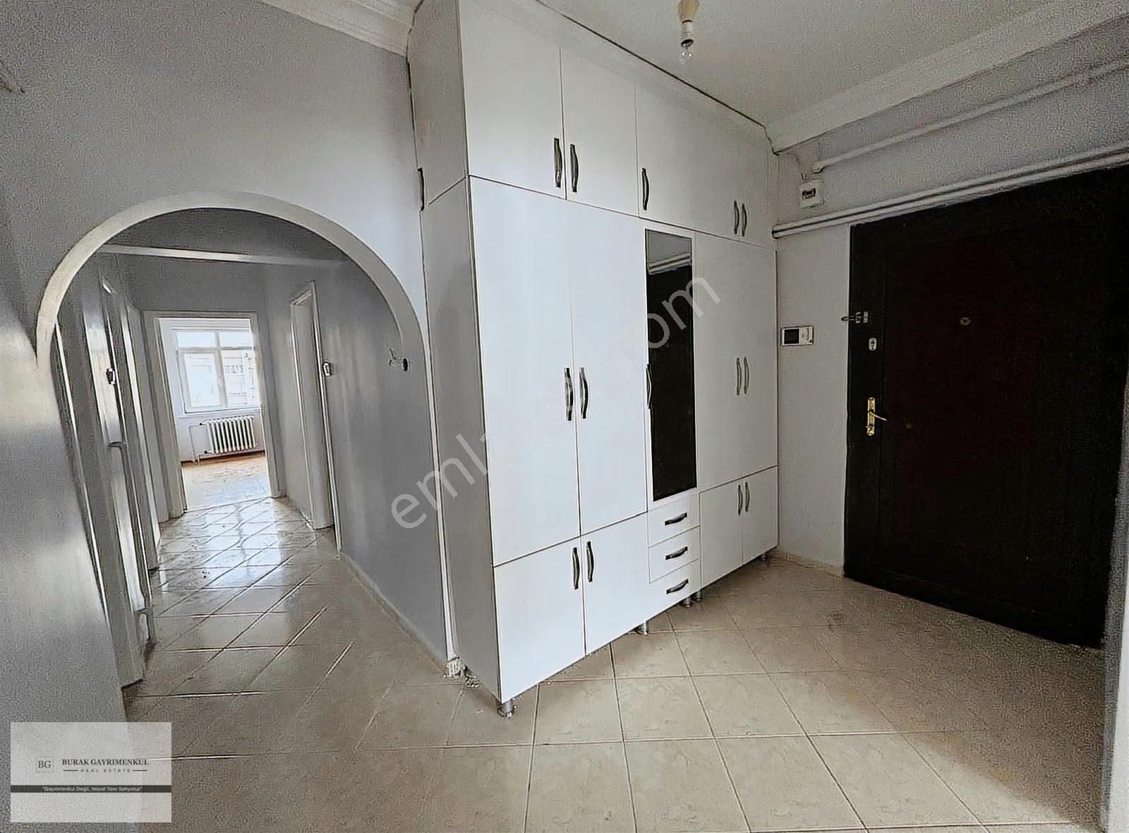 Batıkent Metro Ya Yakın 3+1 Katta Manzaralı Kombili - Görsel 13