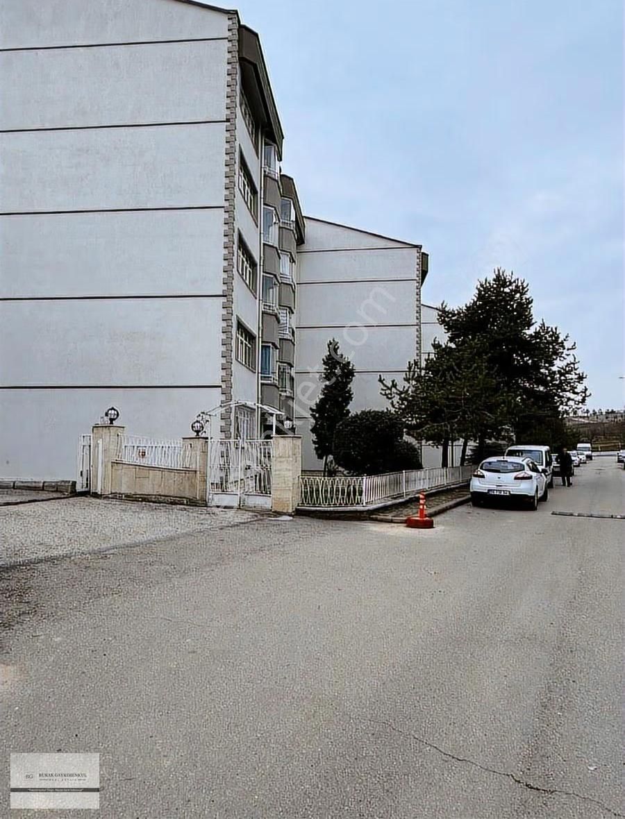 Batıkent Metro Ya Yakın 3+1 Katta Manzaralı Kombili - Görsel 12