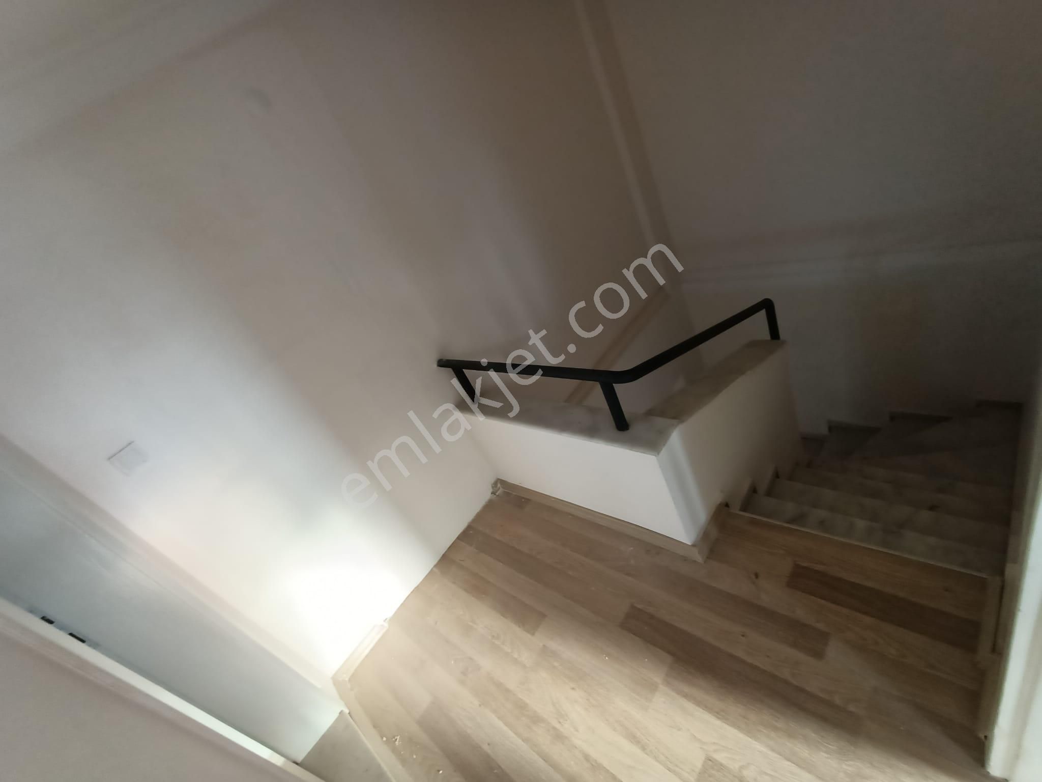 Akdeniz Caddesinde 3+1 Dubleks Eşyasız Sürekli Kiralık - Görsel 14