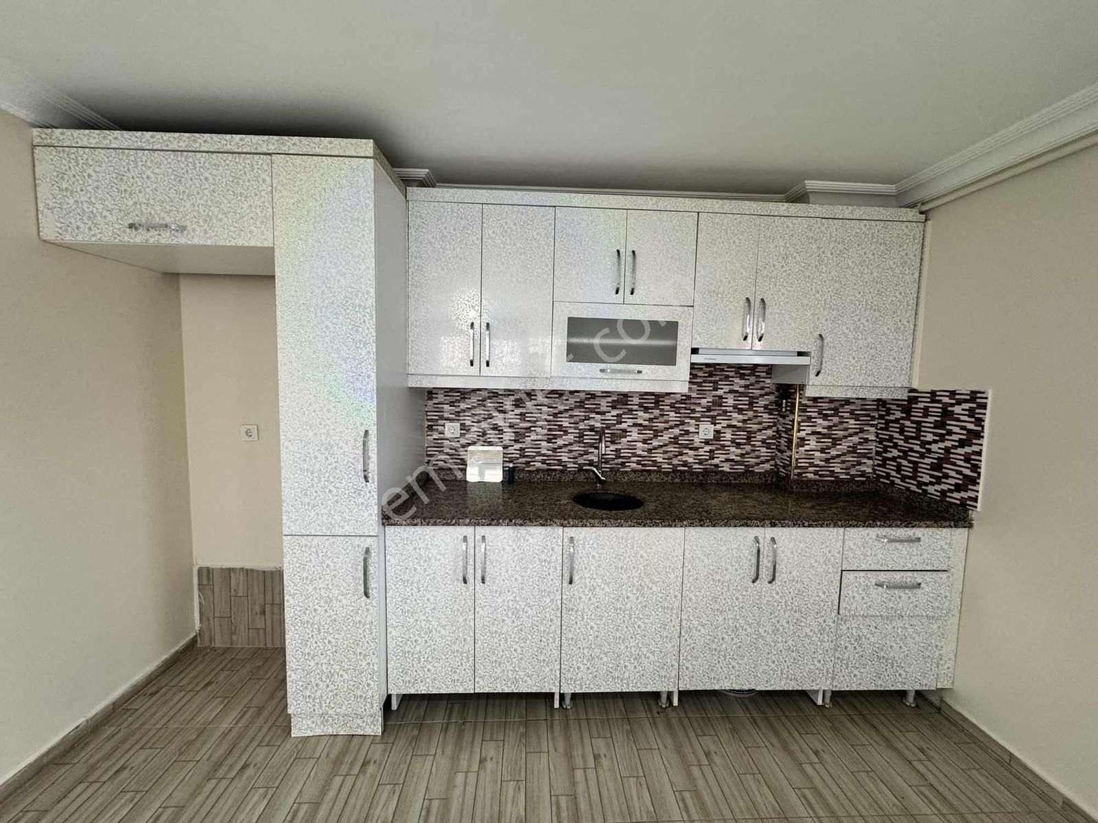 Esentepe Mah. Üniversitelere Ve Tramvaya Yakın Kiralık 2+1 Daire - Görsel 2