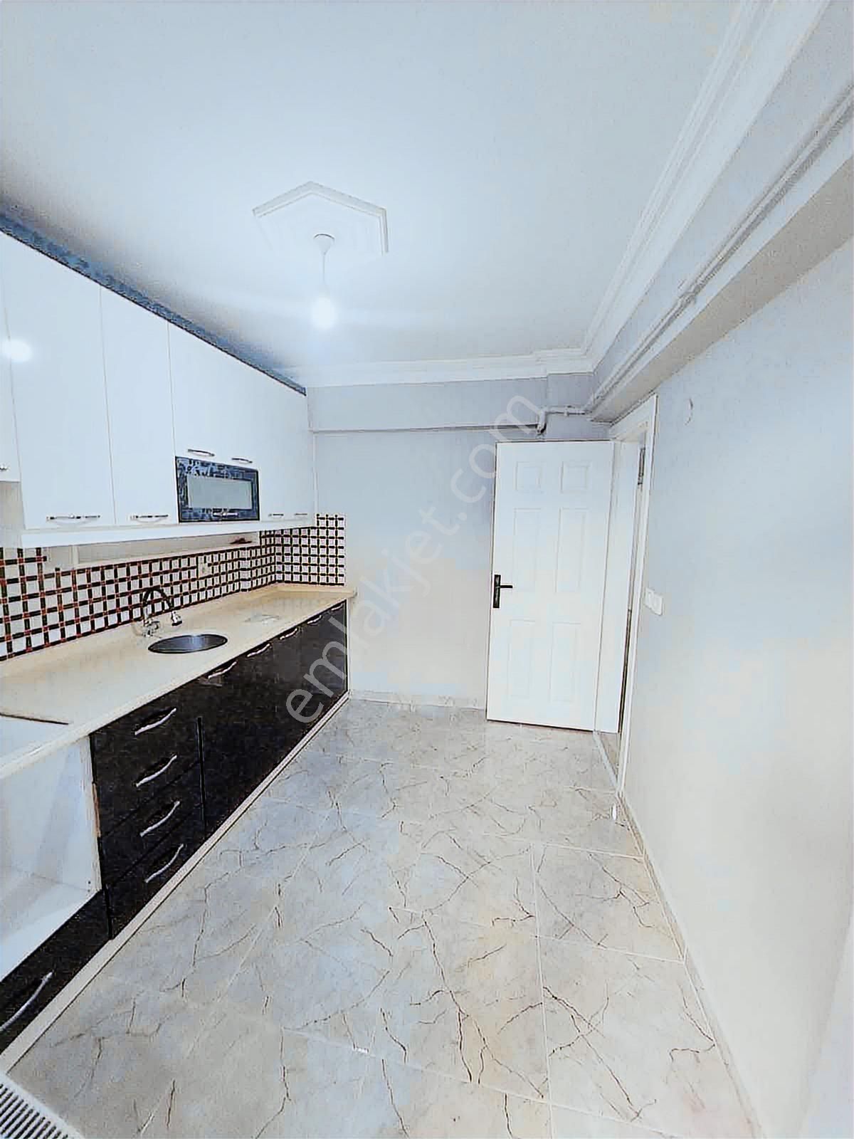 Yoldaş İnş Satılık 3+1 125 M2 1.kat Köşe Başı Masrafsız Daire - Görsel 2