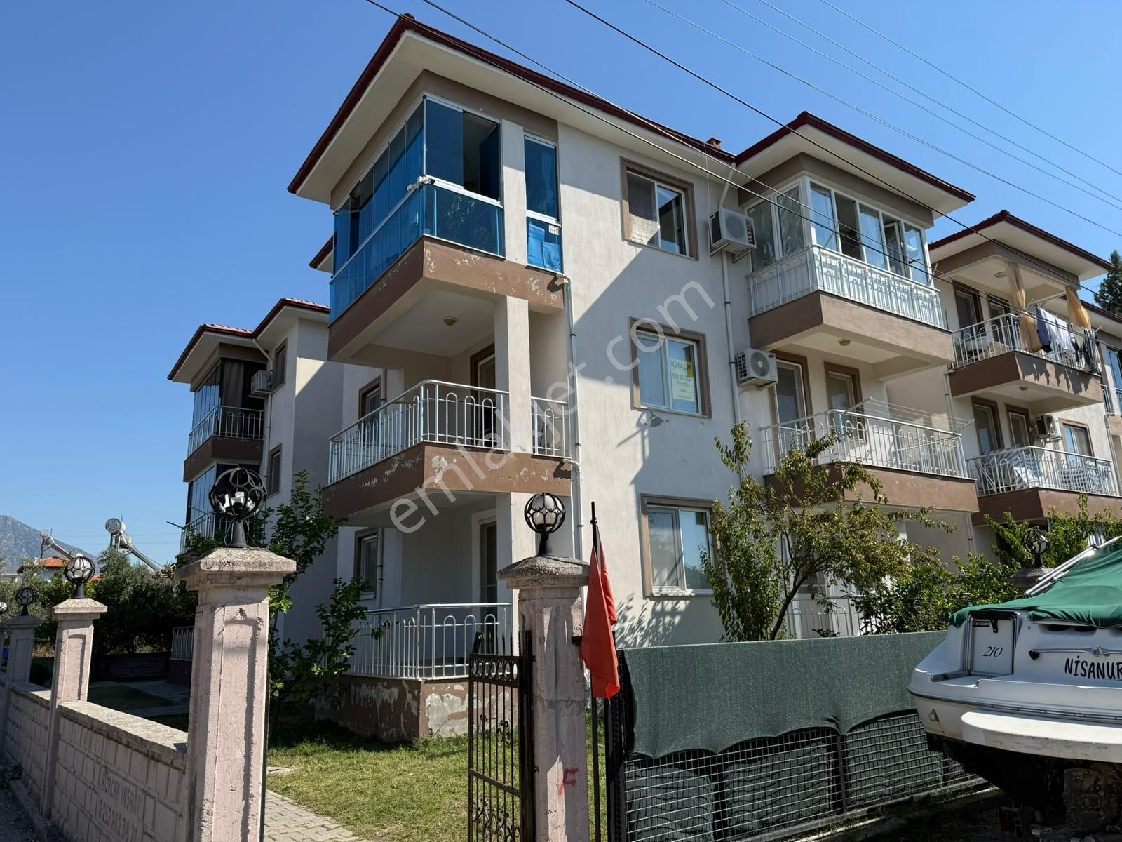 Ortaca Cumhuriyette 2+1 Arakat Daire Satılık.