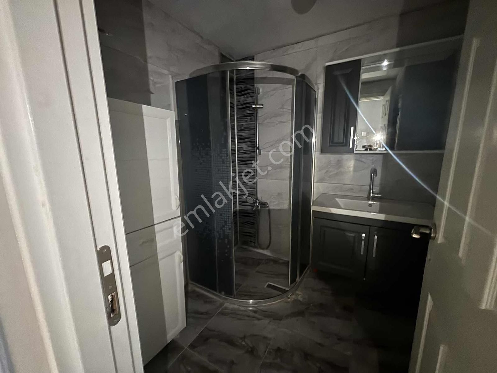 İstiklal Mahallesinde Kiralık 2+1 Daire - Görsel 30