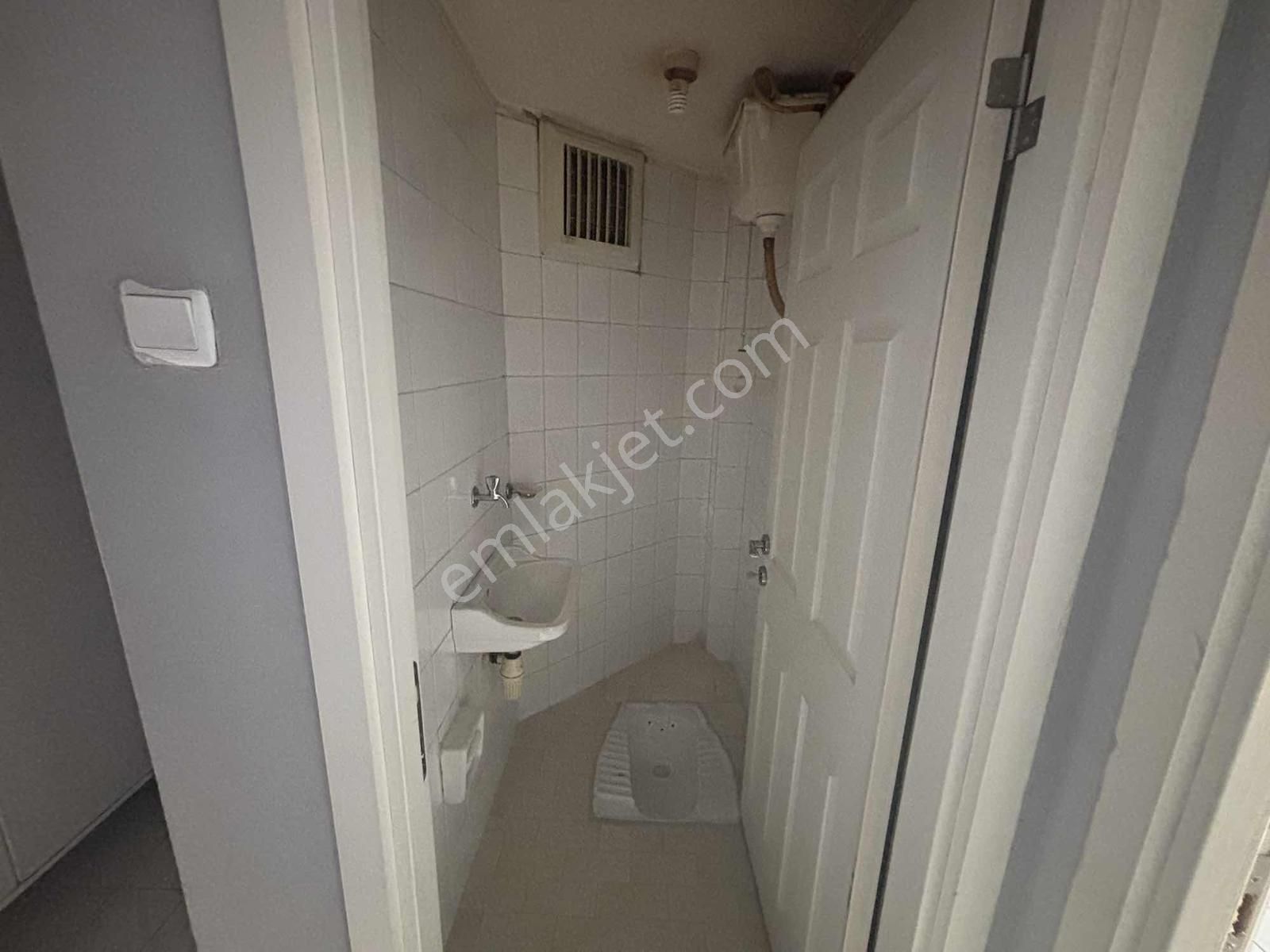 İstiklal Mahallesinde Kiralık 2+1 Daire - Görsel 34