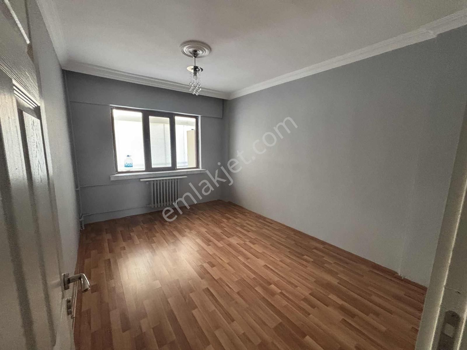 İstiklal Mahallesinde Kiralık 2+1 Daire - Görsel 26