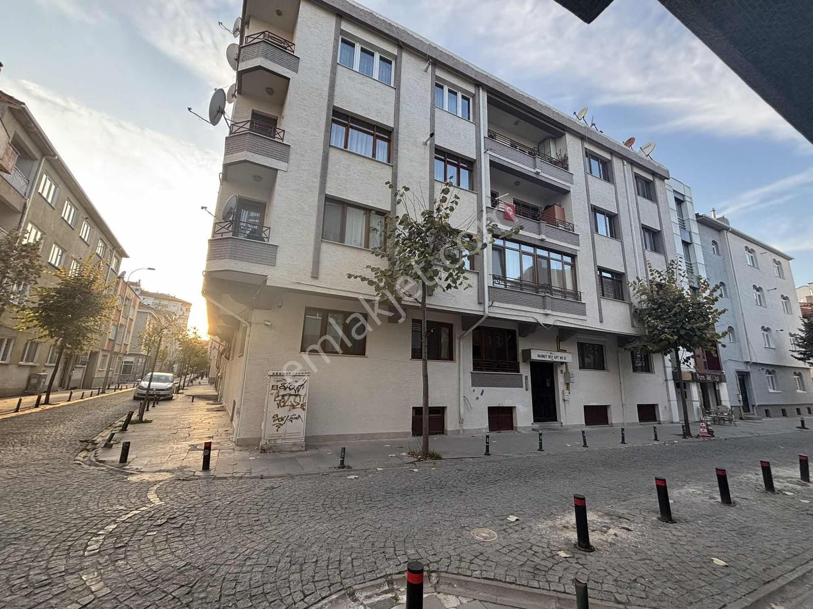 İstiklal Mahallesinde Kiralık 2+1 Daire - Görsel 32