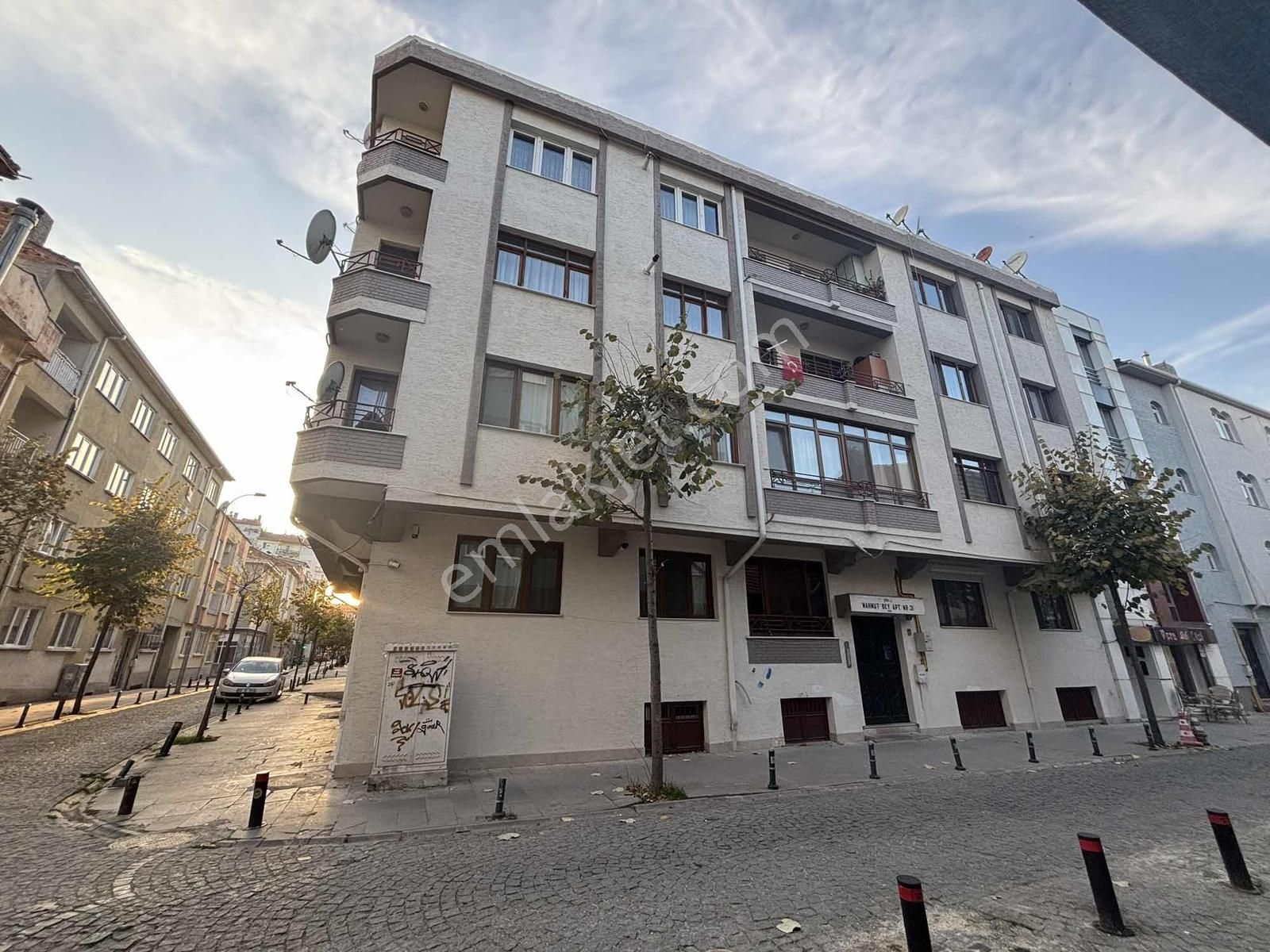 İstiklal Mahallesinde Kiralık 2+1 Daire - Görsel 4