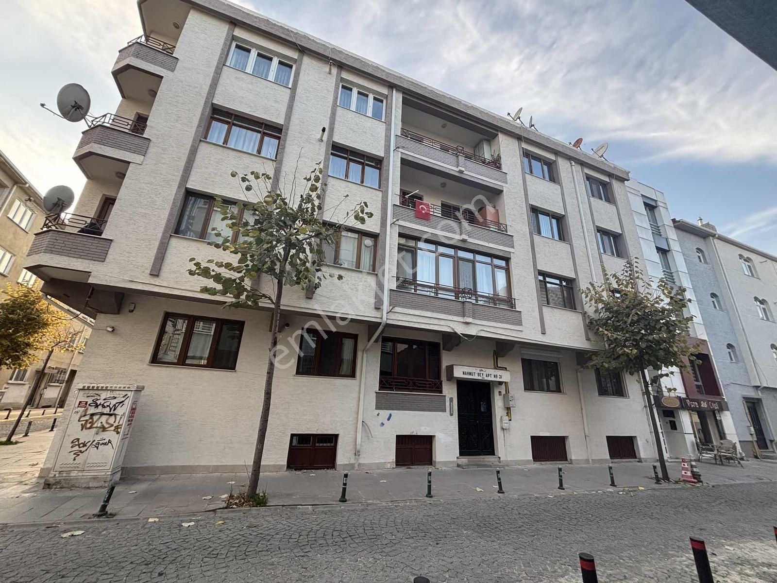 İstiklal Mahallesinde Kiralık 2+1 Daire - Görsel 14