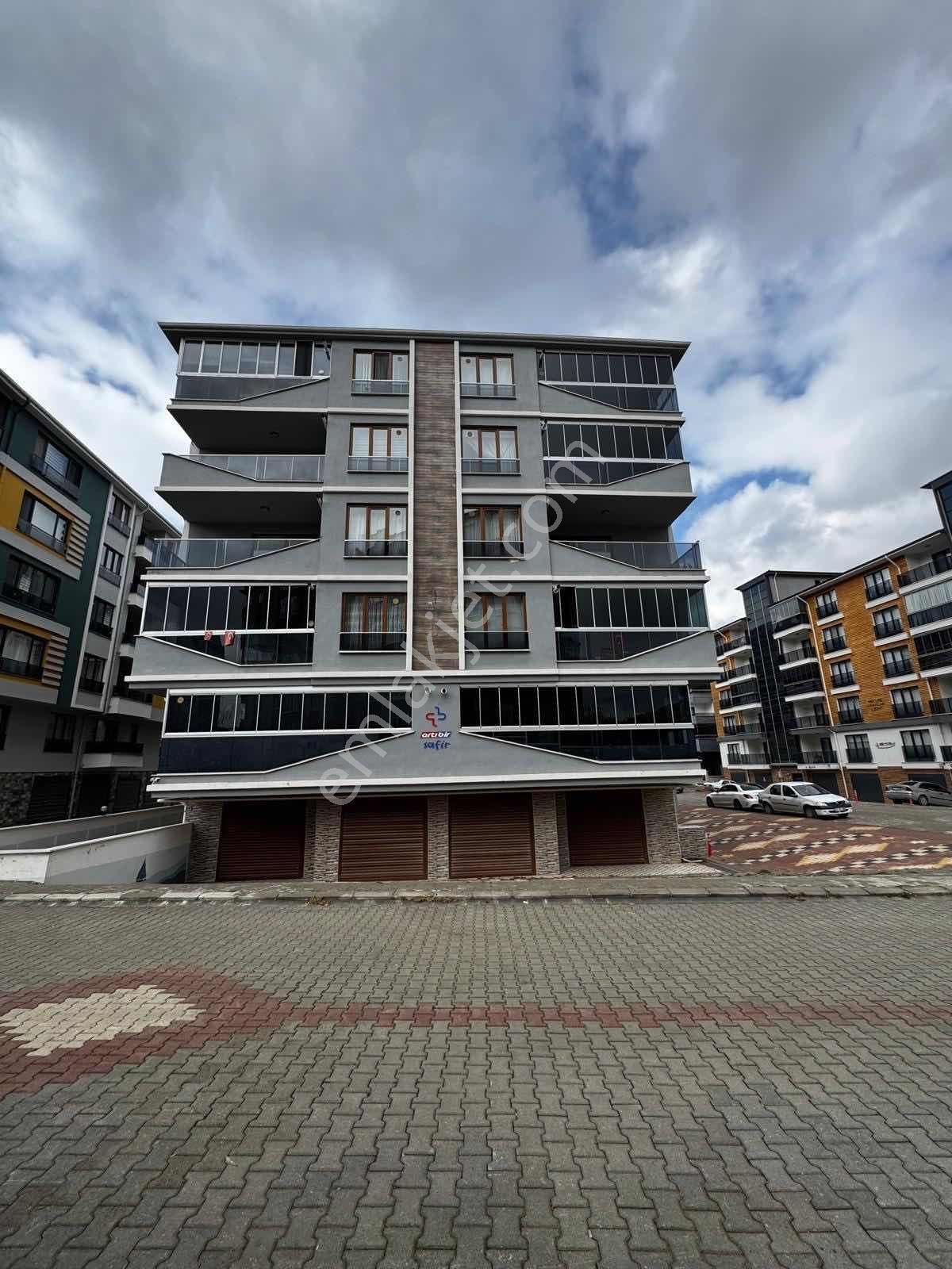 Dinamikten Yarenlerde Garajlı Satlık Daire