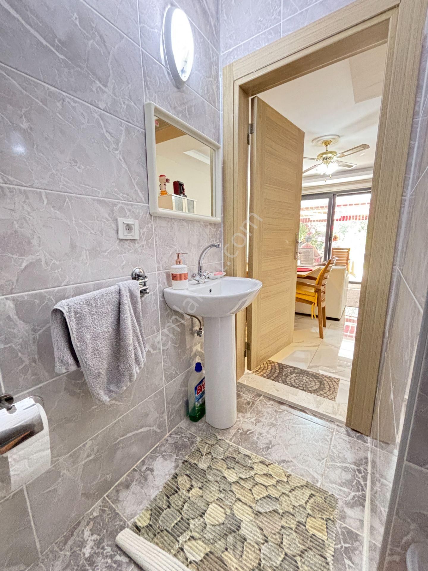 İzmir Seferihisar Payamlı'da Plaja 500 M Ferah Yapılı 3+1 Satılık Villa - Görsel 17