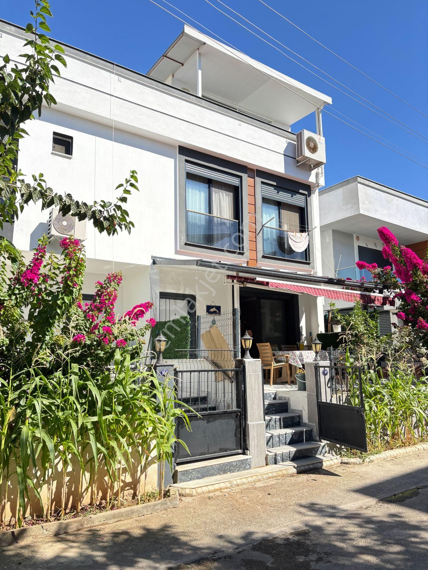 İzmir Seferihisar Payamlı'da Plaja 500 M Ferah Yapılı 3+1 Satılık Villa - Görsel 3