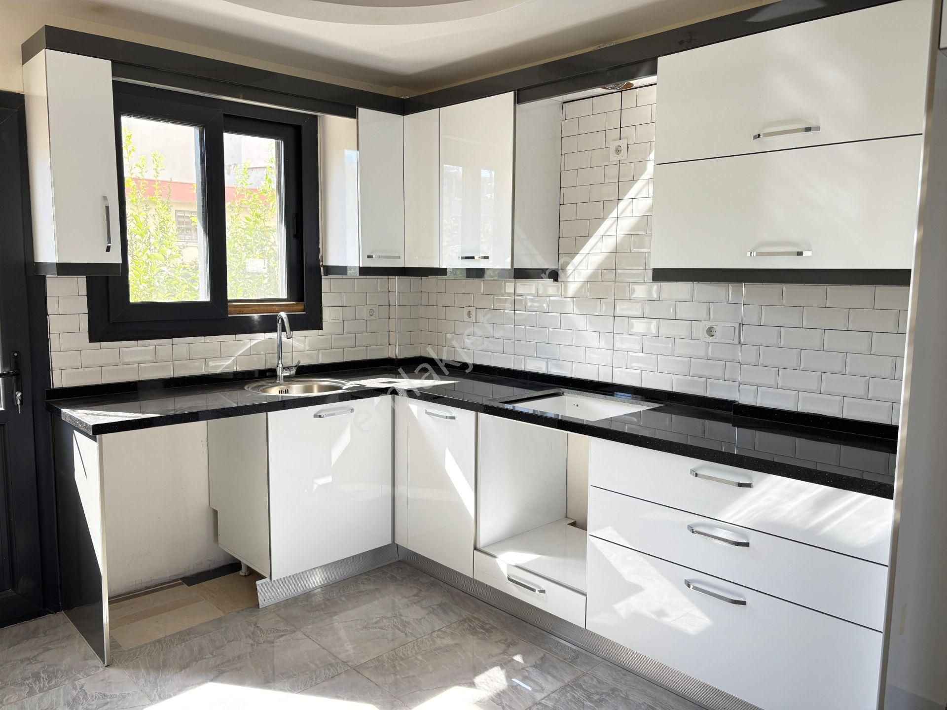 İzmir Seferihisar Doğanbey Merkezde Geniş Yapılı Ferah 3+1 Satılık Villa