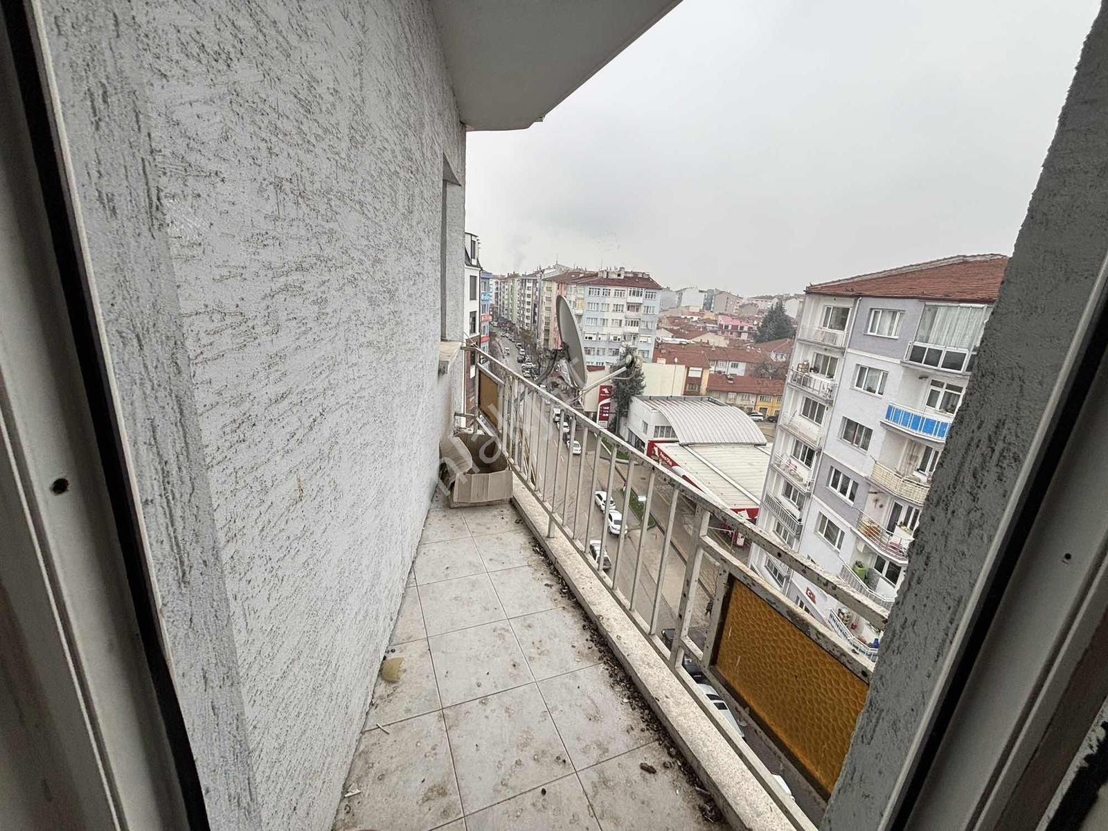 Sivrihisar Caddesi Üzerinde 3+1 Kiralık Daire - Görsel 7