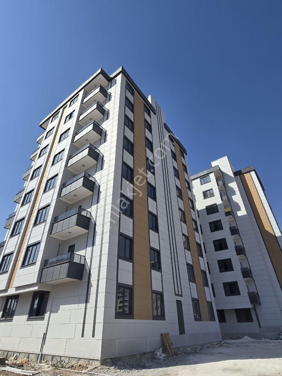 Burhan Kılınç'dan Satılık 1+1 Site İçerisinde Sıfır Daire