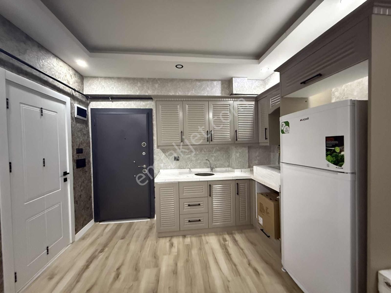 Burhan Kılınç'dan Eşyalı Kiralık Lüx 1+1 Merkezi Konumda - Görsel 4