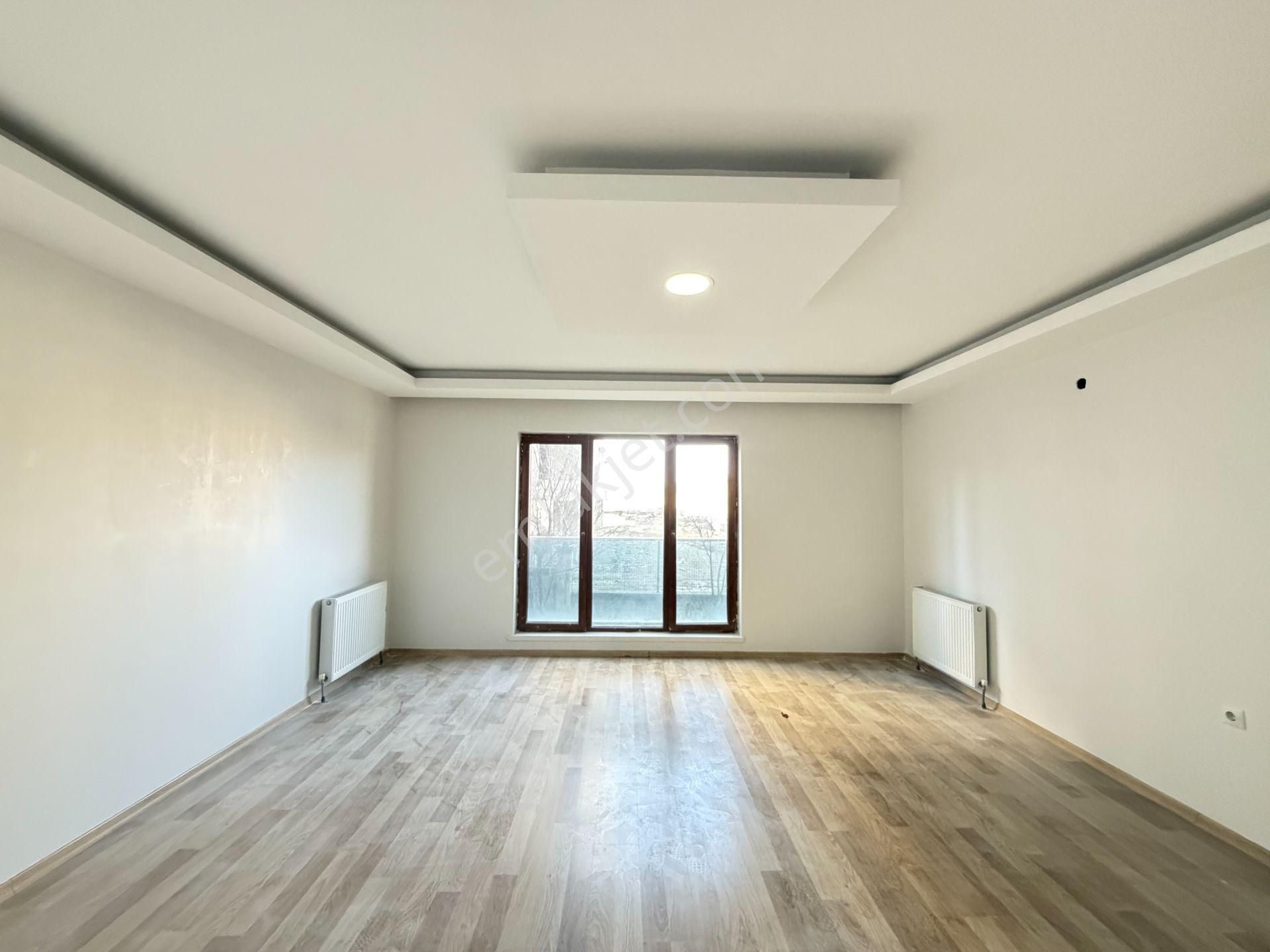 Gökçe Emlak'tan Sarayda Sitede Giysi Odalı 3+1 Satılık Daire - Görsel 2