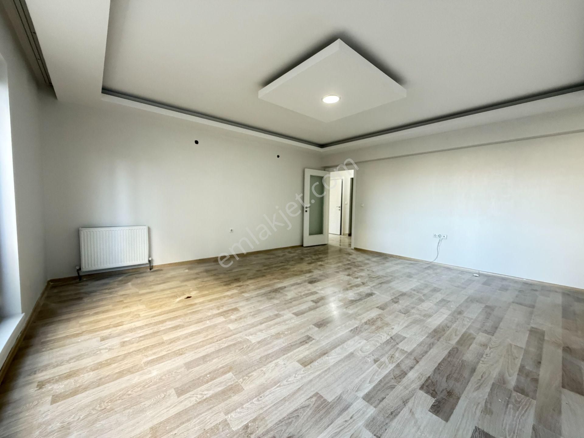 Gökçe Emlak'tan Sarayda Sitede Giysi Odalı 3+1 Satılık Daire - Görsel 4
