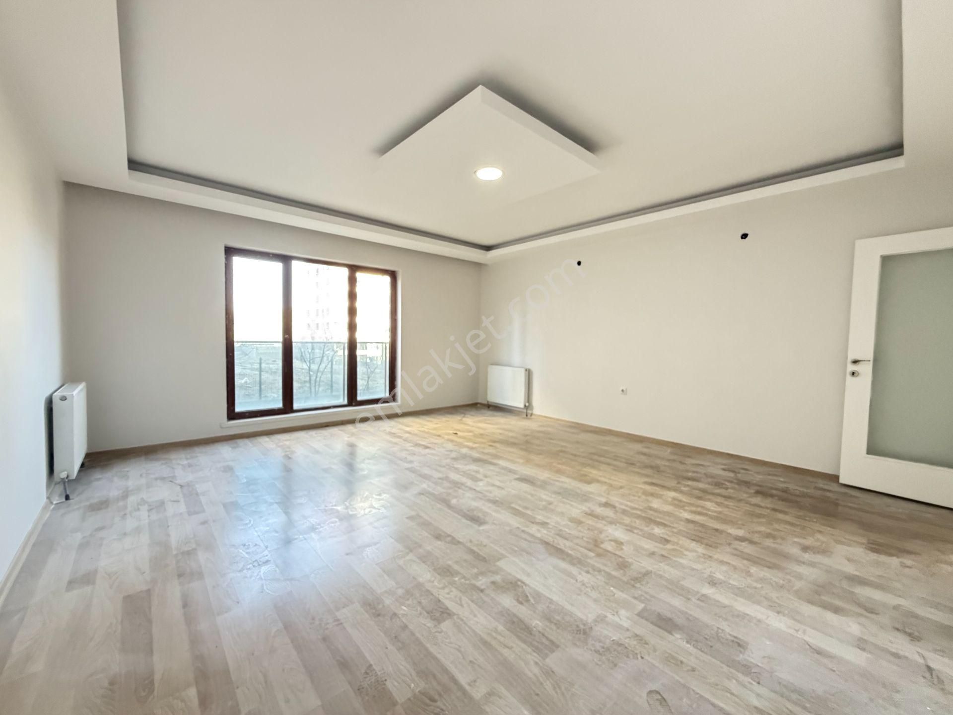 Gökçe Emlak'tan Sarayda Sitede Giysi Odalı 3+1 Satılık Daire - Görsel 3