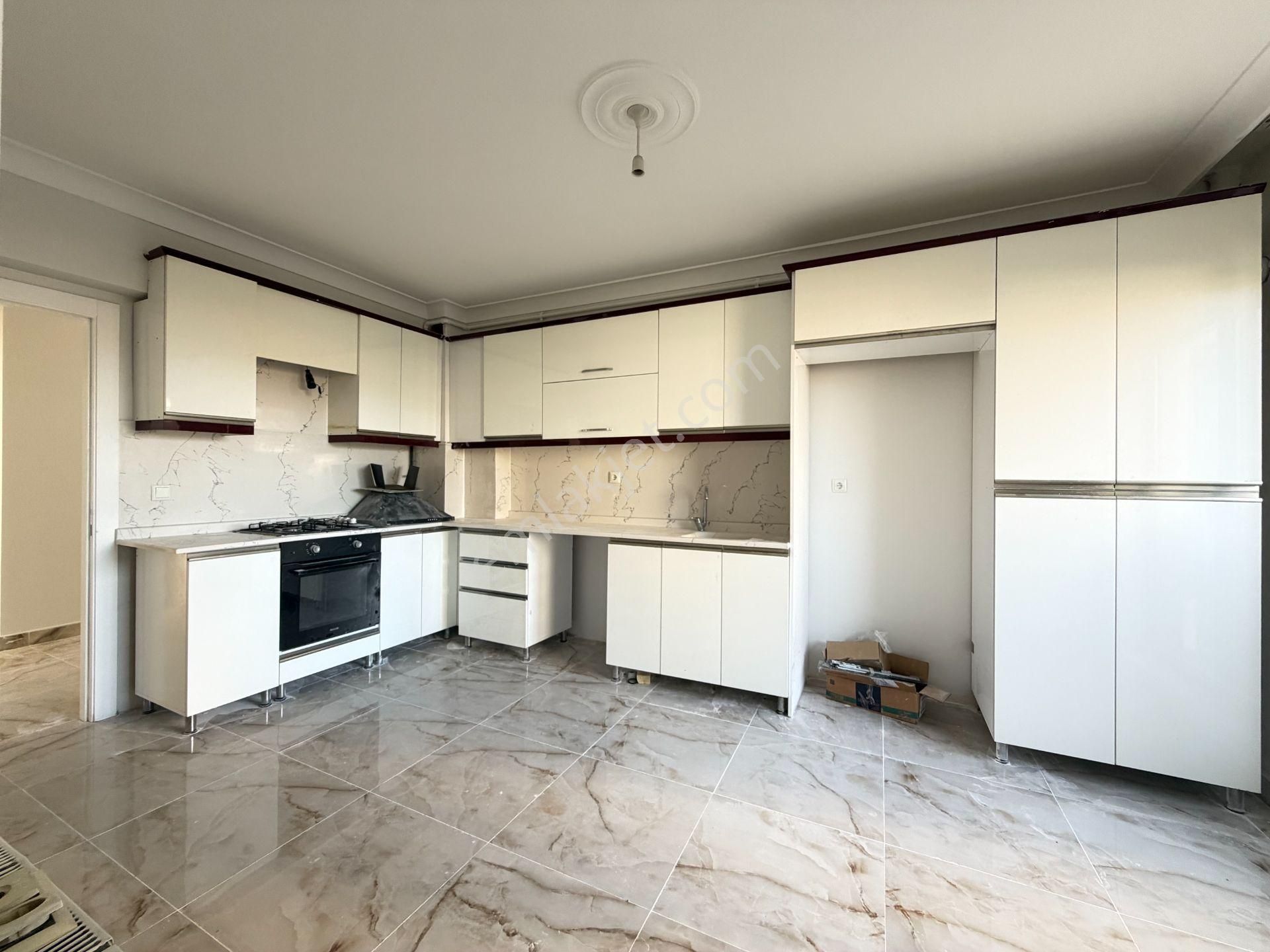 Gökçe Emlak'tan Sarayda Sitede Giysi Odalı 3+1 Satılık Daire - Görsel 12
