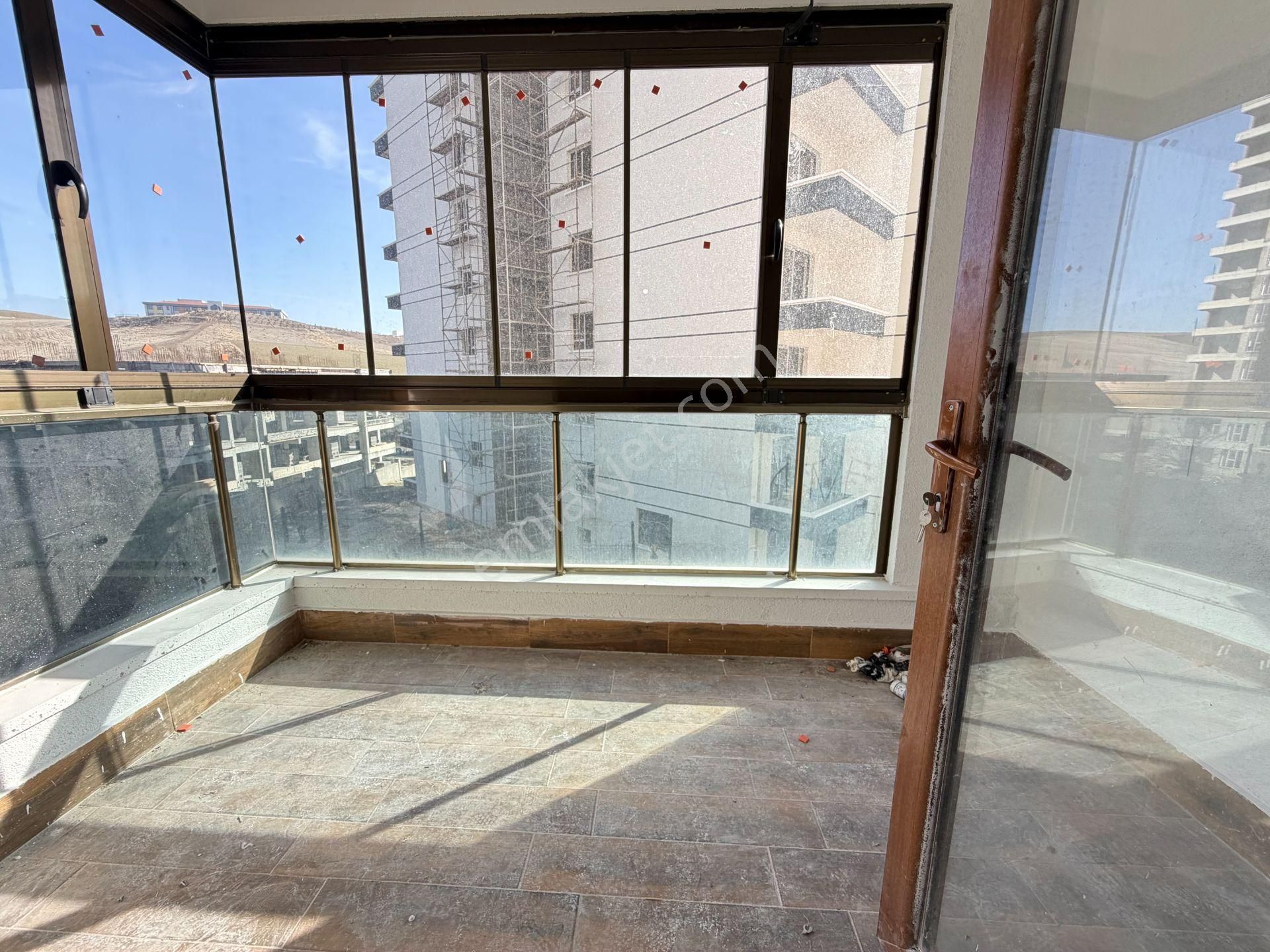 Gökçe Emlak'tan Sarayda Sitede Giysi Odalı 3+1 Satılık Daire - Görsel 23