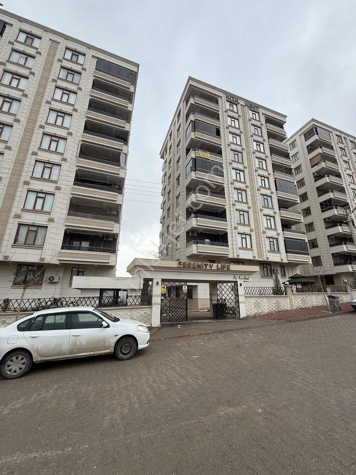 Burhan Kılınç'dan Lüx 3+1 Site İçerisinde