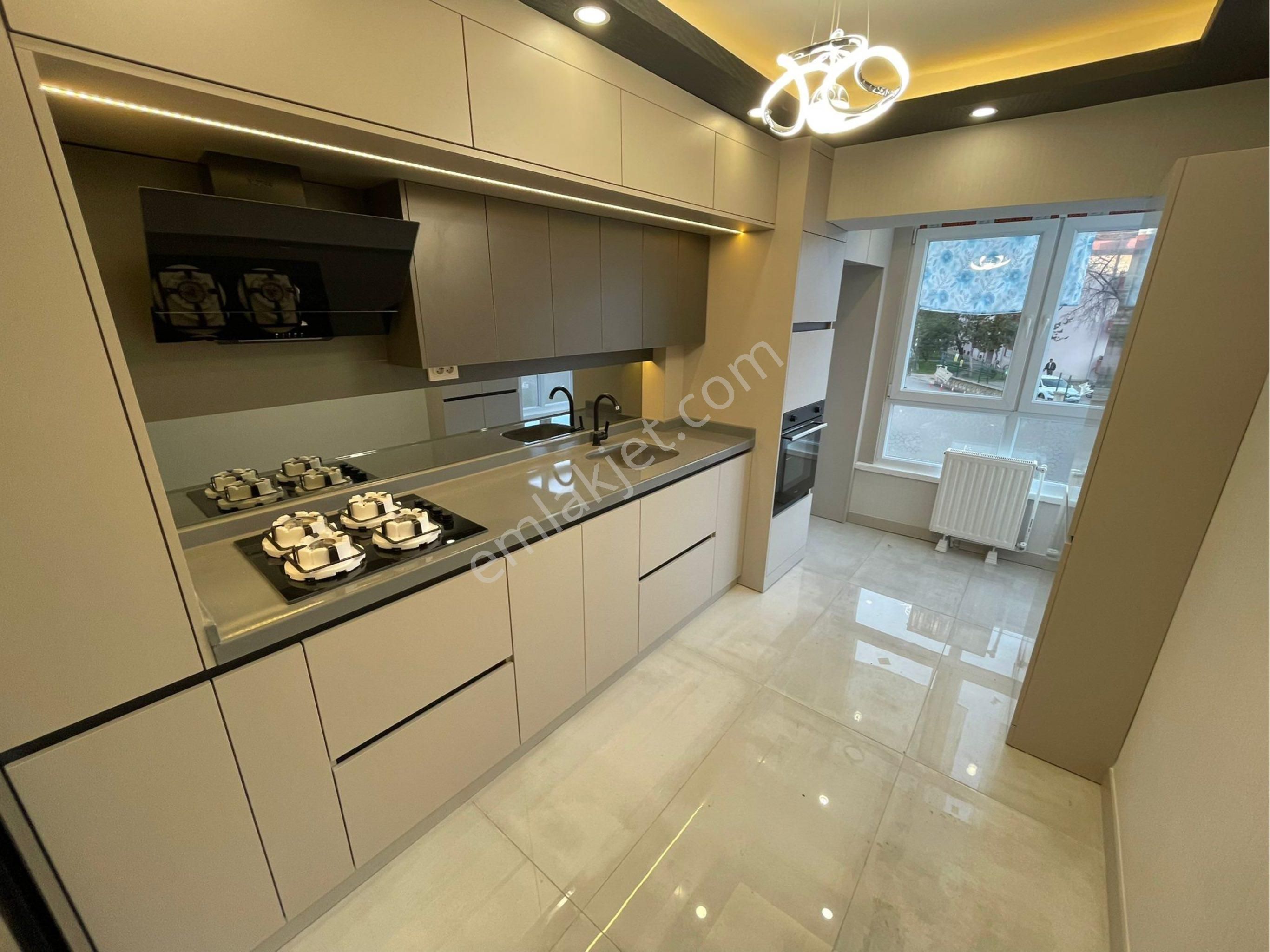 Sincan Ahievran Mh.'de 3+1 1.orta Kat Bağımsız Ultra Lüks Satılık Daire - Görsel 3