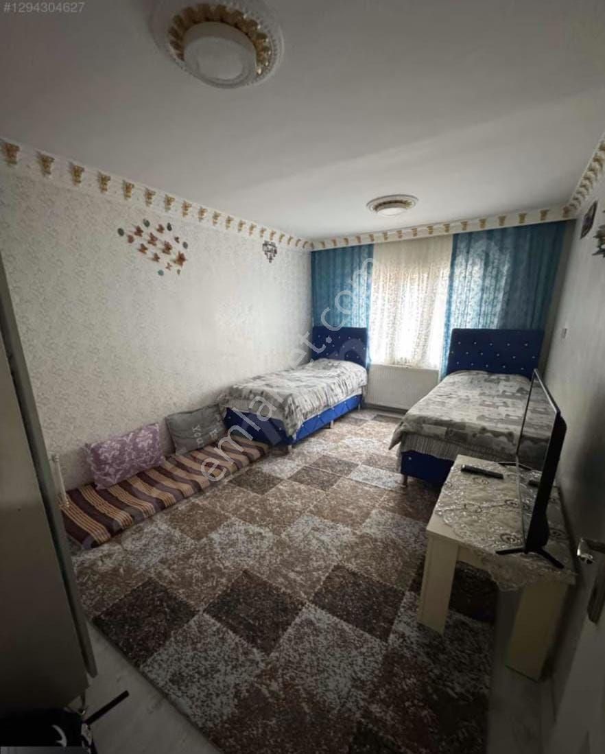 75 Ci Yıl Mahallesi'nde Satılık 2+1 Kattan Bölme Yıkım Kararı Yok - Görsel 3