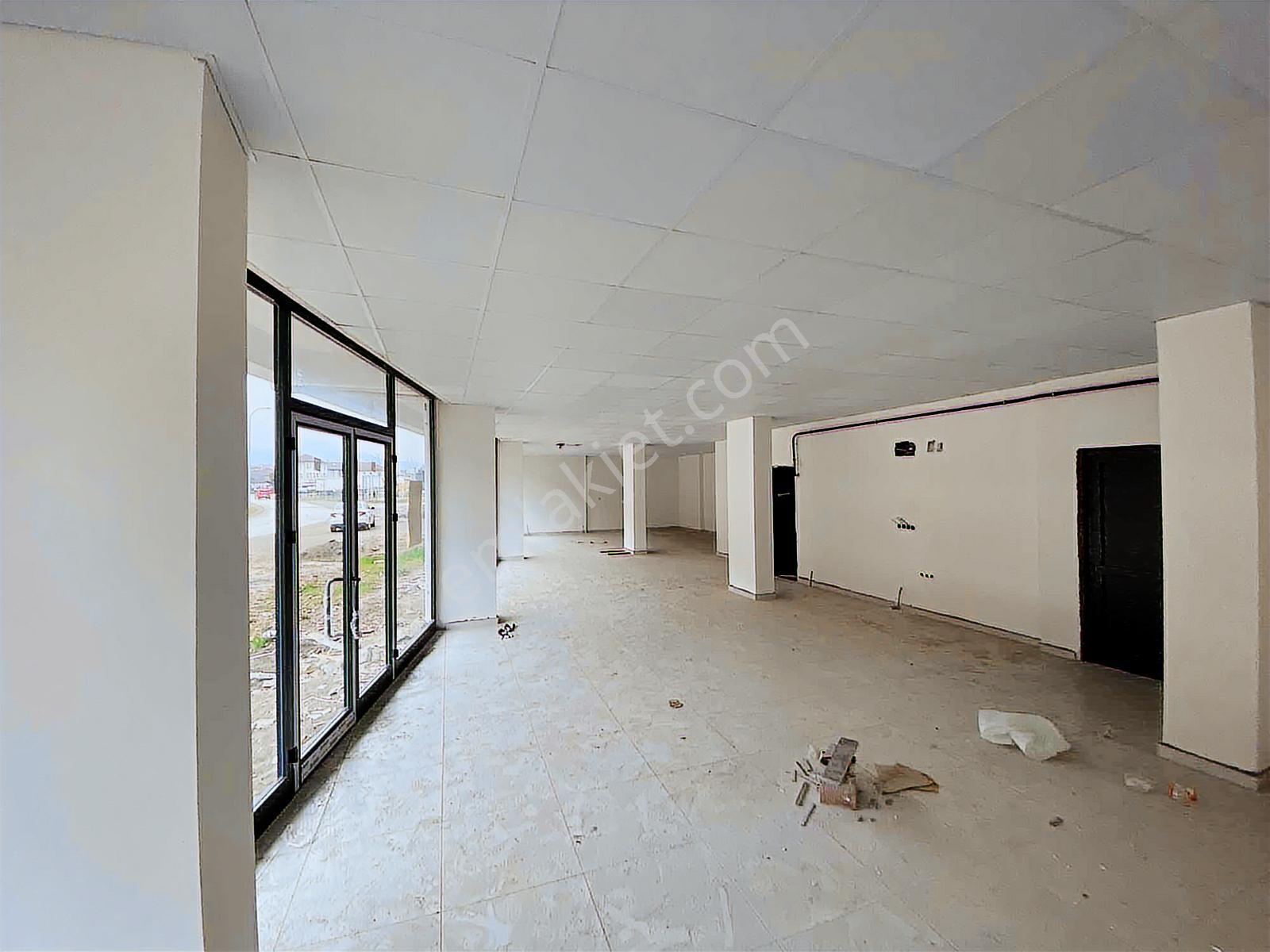 Akmanoğlu Emlak'tan Koçyazı Mahallesinde Kiralık 160 M2 Dükkan - Görsel 8