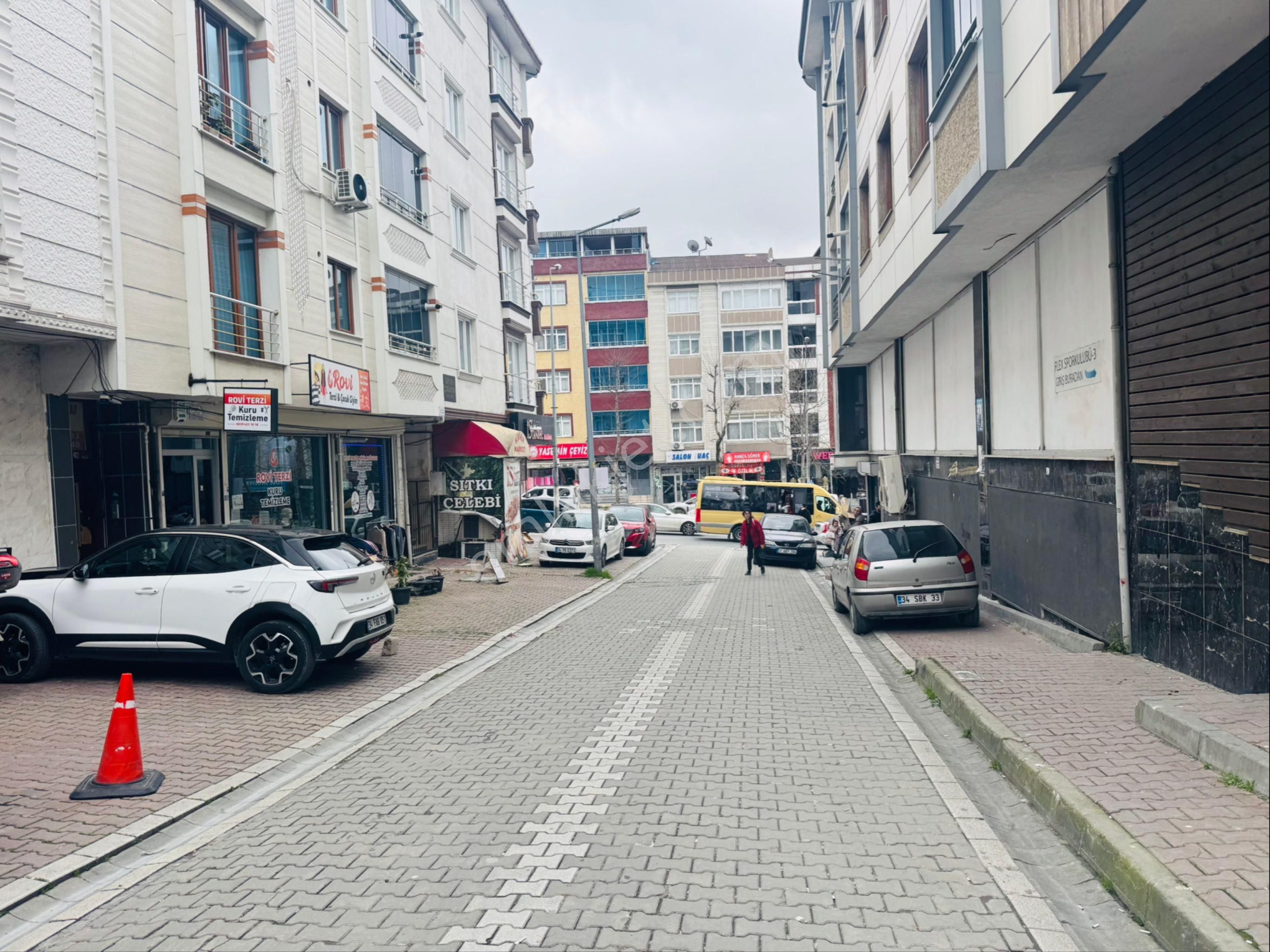 Selehattin Eyyubi’de Caddeye 2. Bina Asansörlü Otoparklı Satılık Daire - Görsel 22