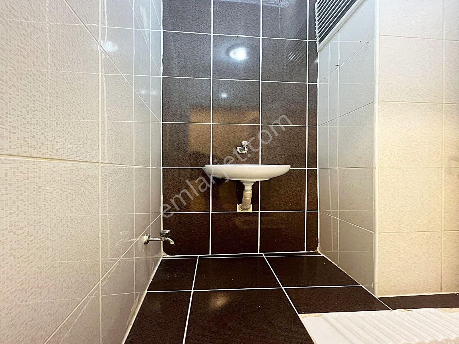 Bağlarçeşme Mahallesinde Çift Balkonlu Minimal Dekorlu Geniş Arakat 2+1 Daire - Görsel 21