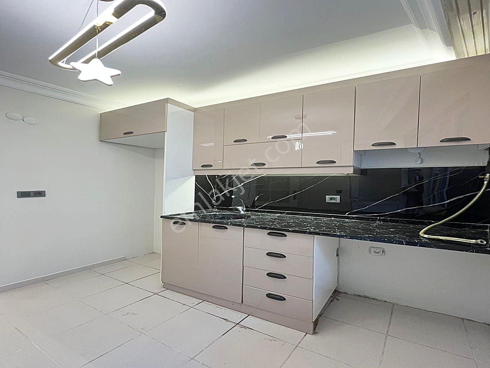 Bağlarçeşme Mahallesinde Çift Balkonlu Minimal Dekorlu Geniş Arakat 2+1 Daire - Görsel 8