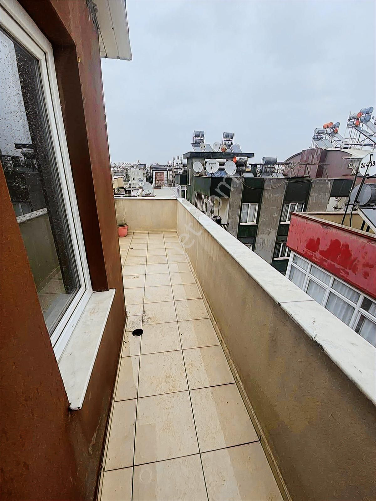 Yeni Mahallesinde 2+1 Ayrı Tuvalet Banyolu Çatı Katı - Görsel 3