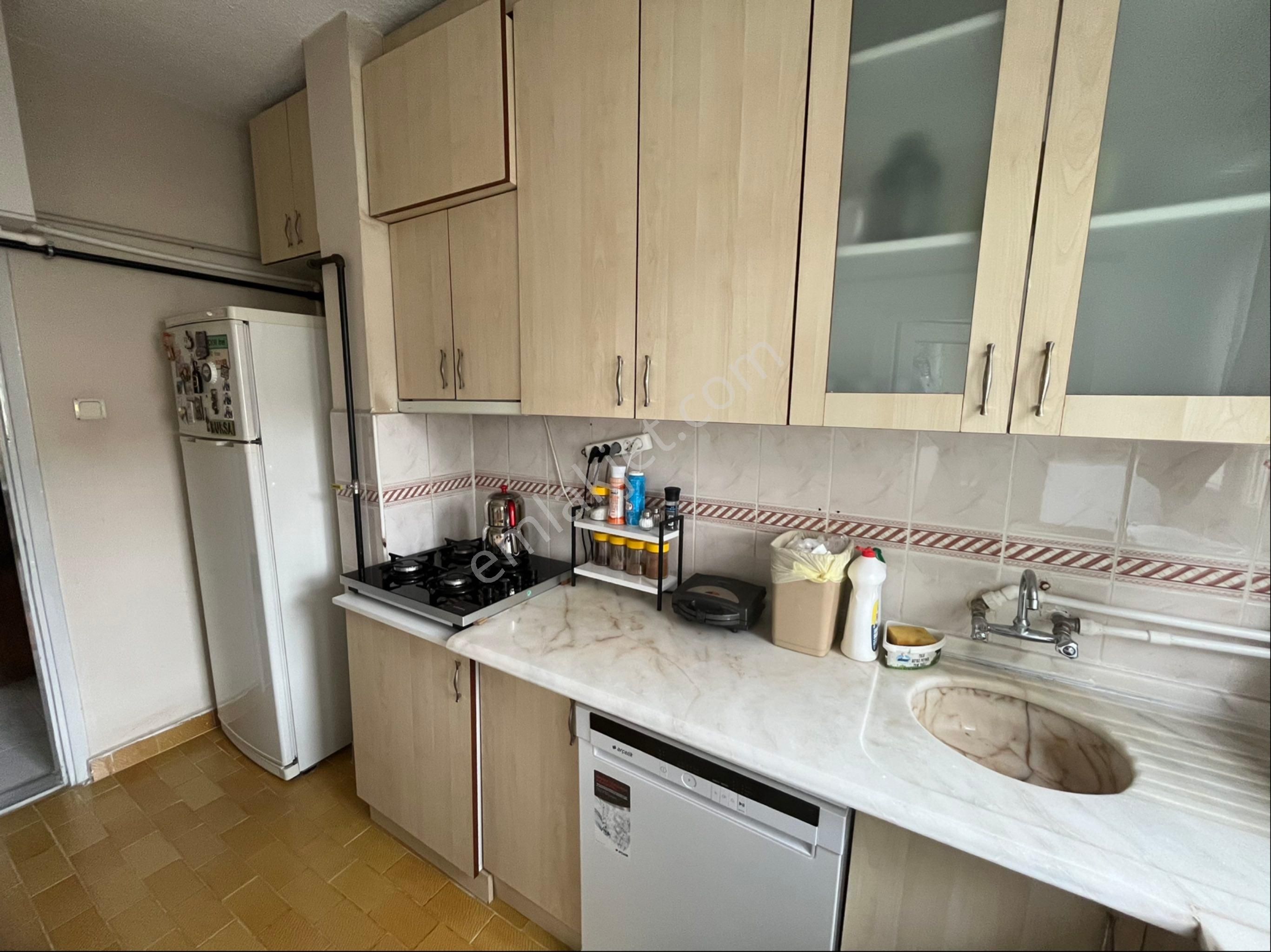 Turyap'tan Ümitköy Sitesinde İçi Temiz 3+1 Arakat Daire