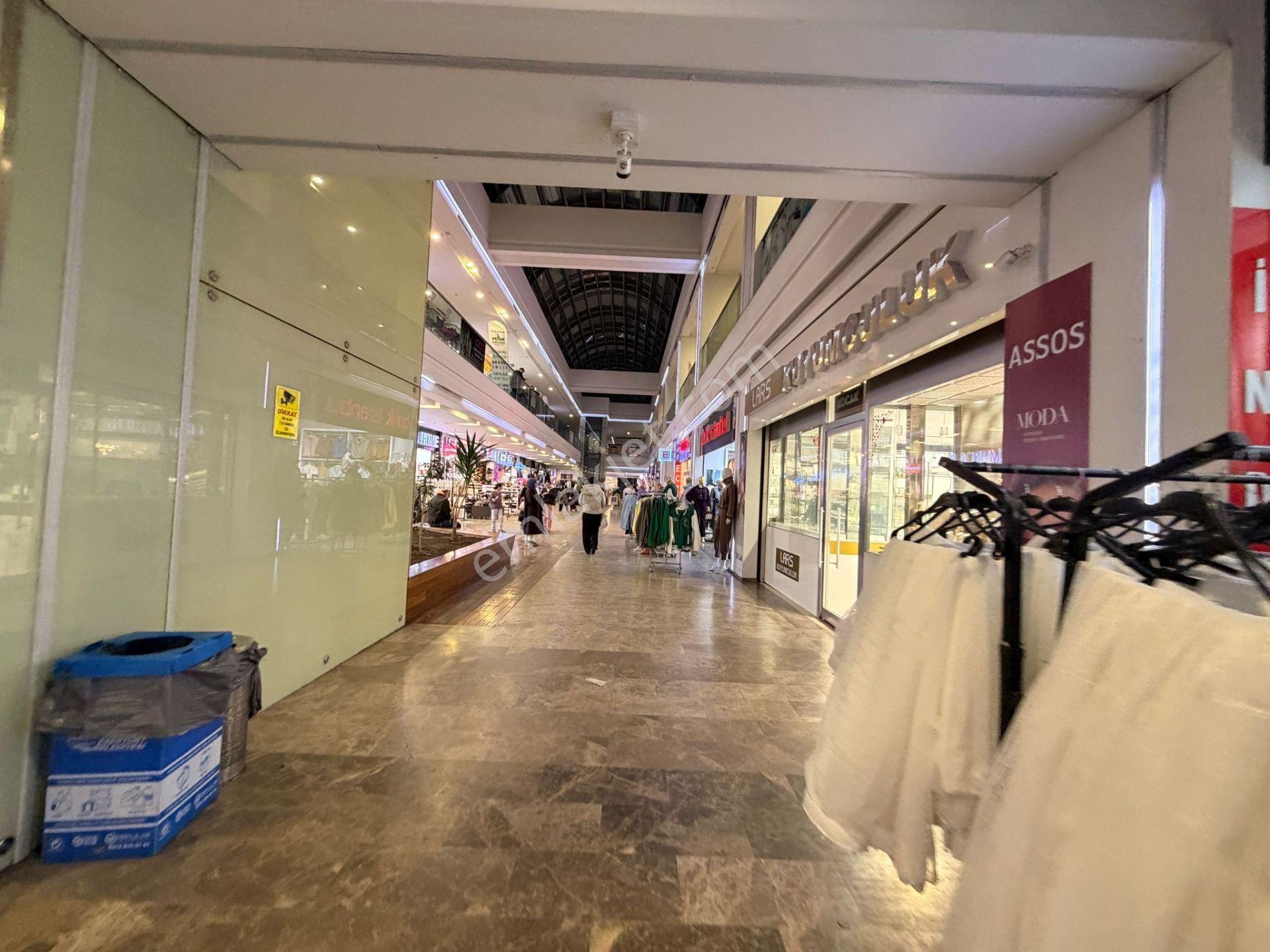 Esenyurt Özyurtlar Avm 70 M2 Satılık Dükkan - Görsel 14