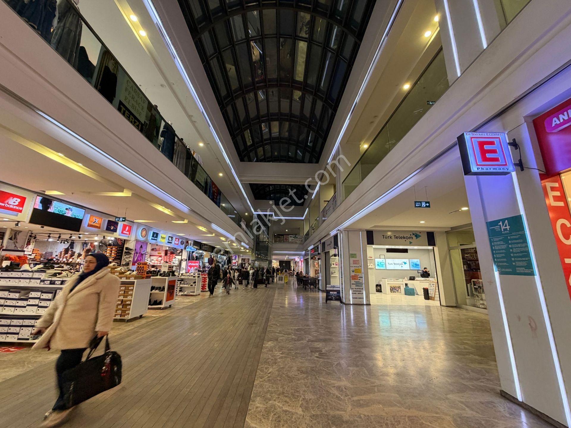Esenyurt Özyurtlar Avm 70 M2 Satılık Dükkan - Görsel 12
