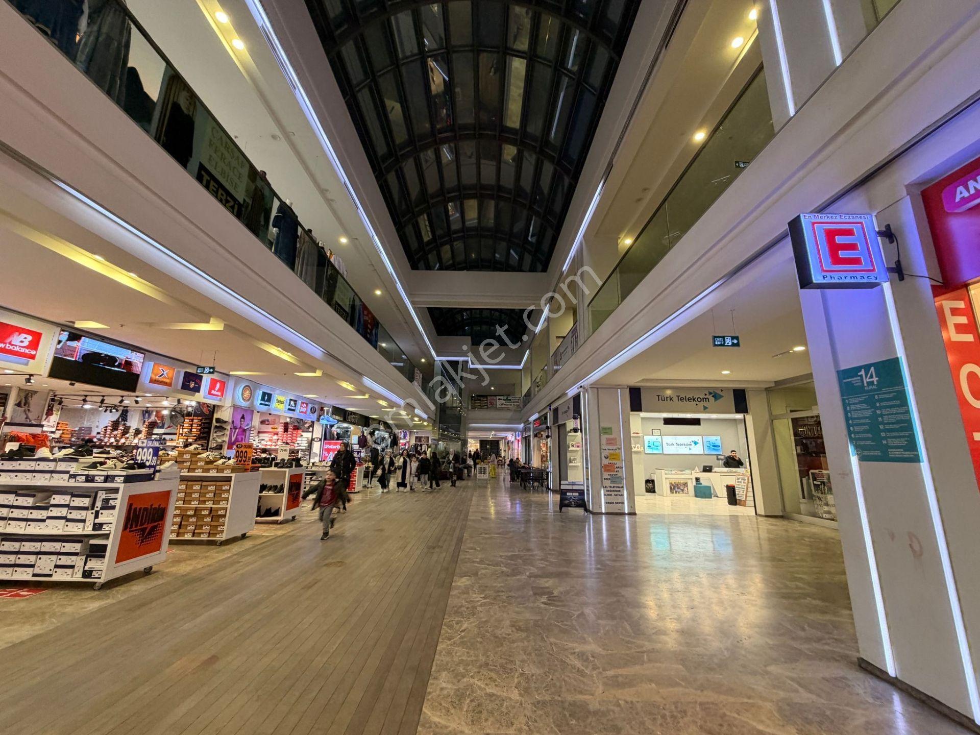 Esenyurt Özyurtlar Avm 70 M2 Satılık Dükkan - Görsel 10