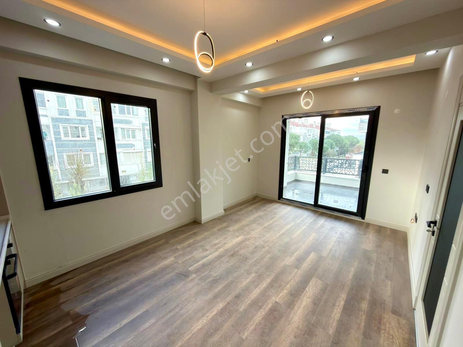 🏡 Referans'tan Doğa Manzaralı Ön Cephe Ara Kat 2+1 Daire - Görsel 3