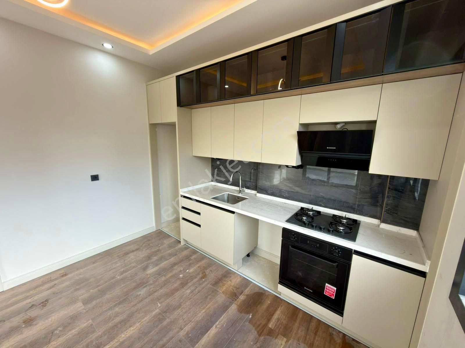 🏡 Referans'tan Doğa Manzaralı Ön Cephe Ara Kat 2+1 Daire - Görsel 15
