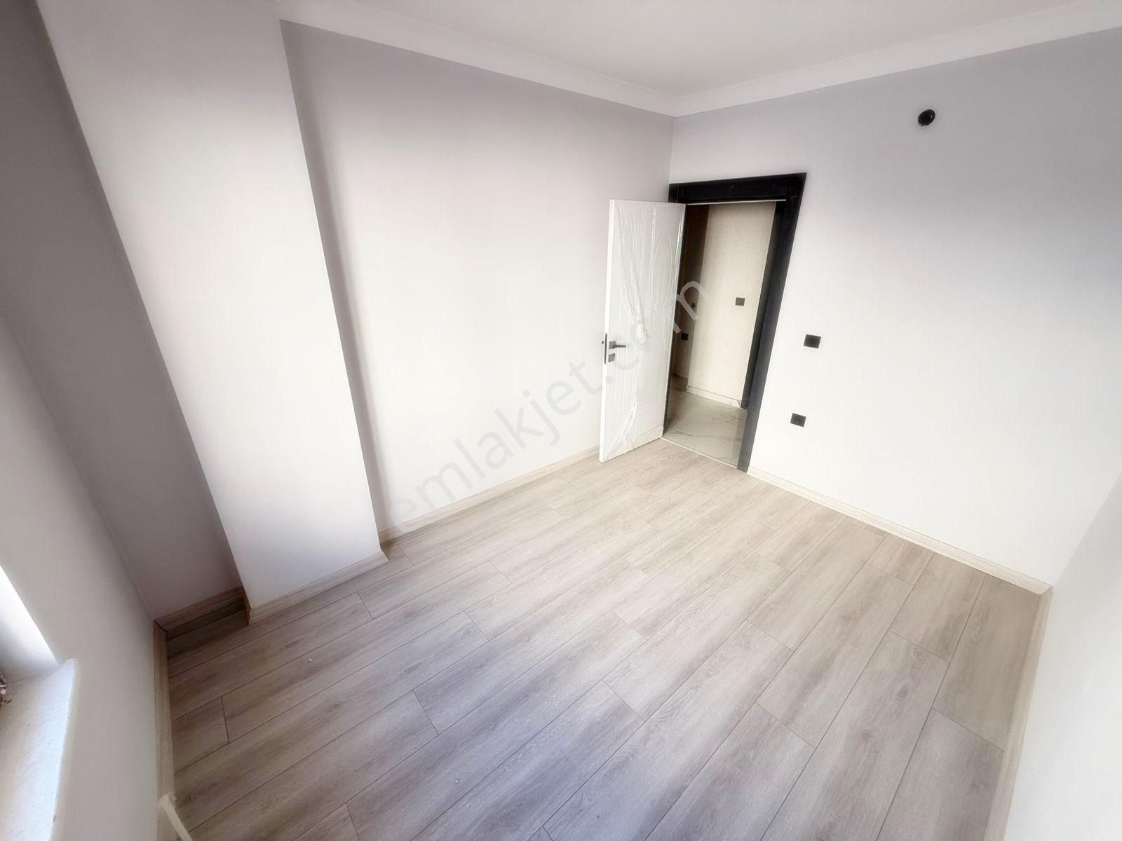 Cadde Üzerinde Ara Katta Yeni Binada 3+1 Daire - Görsel 7