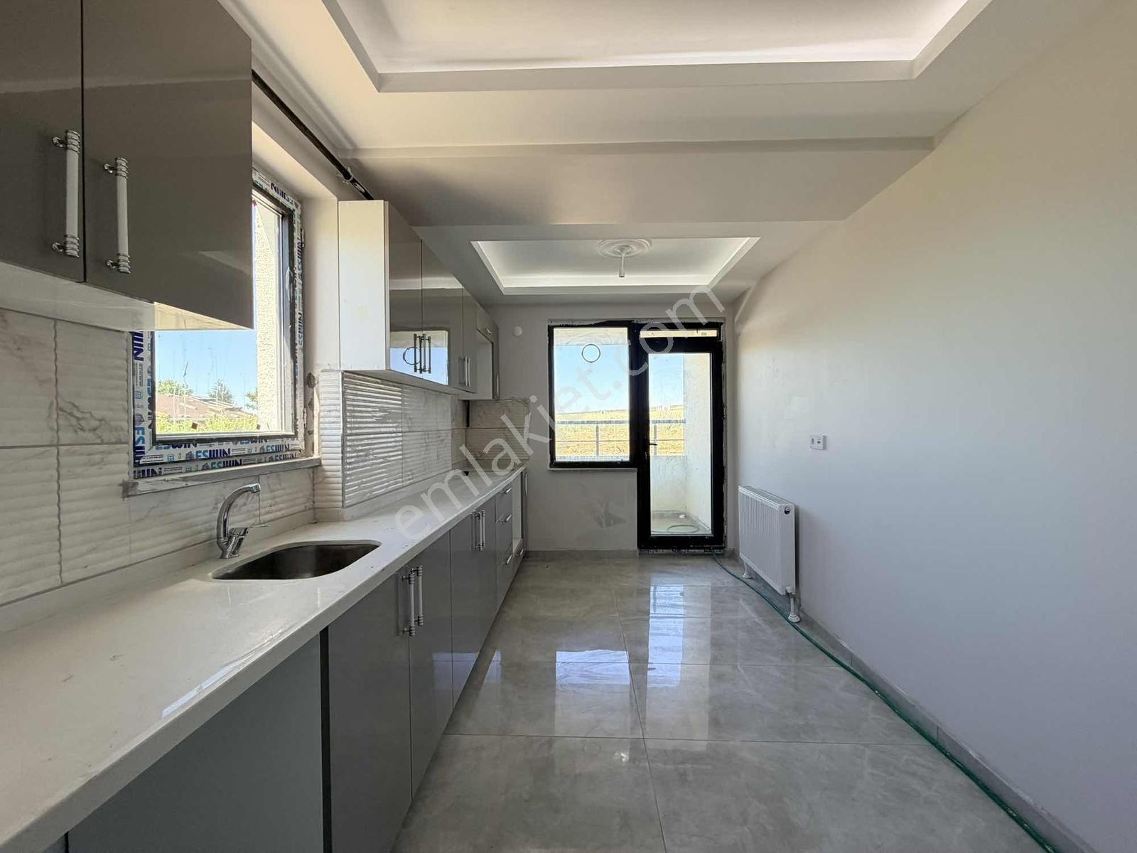 Ergene Cumhuriyet Mahallesinde 2+1 Giriş Kat 90m2 Satılık Daire - Görsel 11