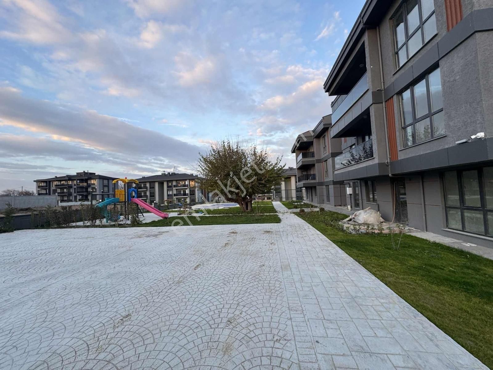 Villa Komseptinde 2+1 Havuzlu Daire - Görsel 14