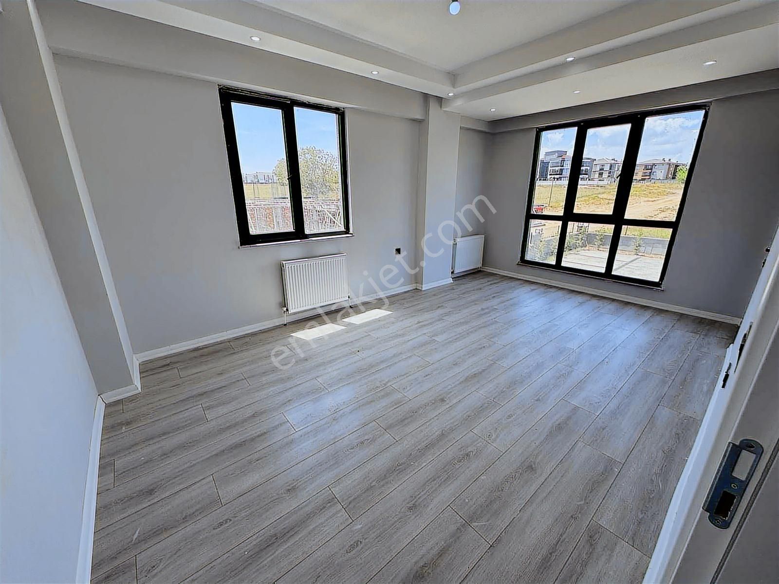 Villa Komseptinde 2+1 Havuzlu Daire