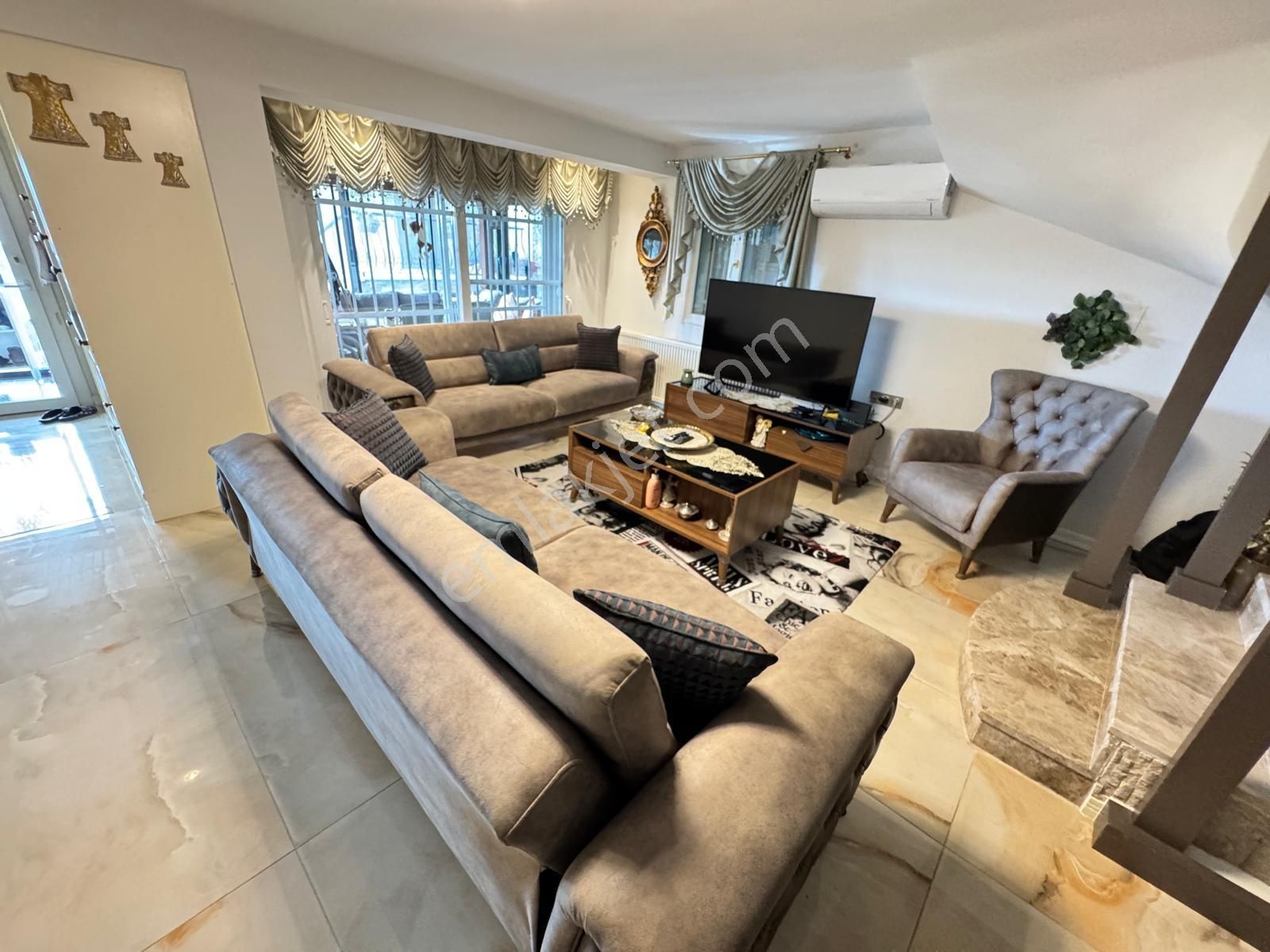 Kuşadası'nda Müstakil Deniz Manzaralı Havuzlu Sitede Ful Eşyalı Satılık Villa - Görsel 12