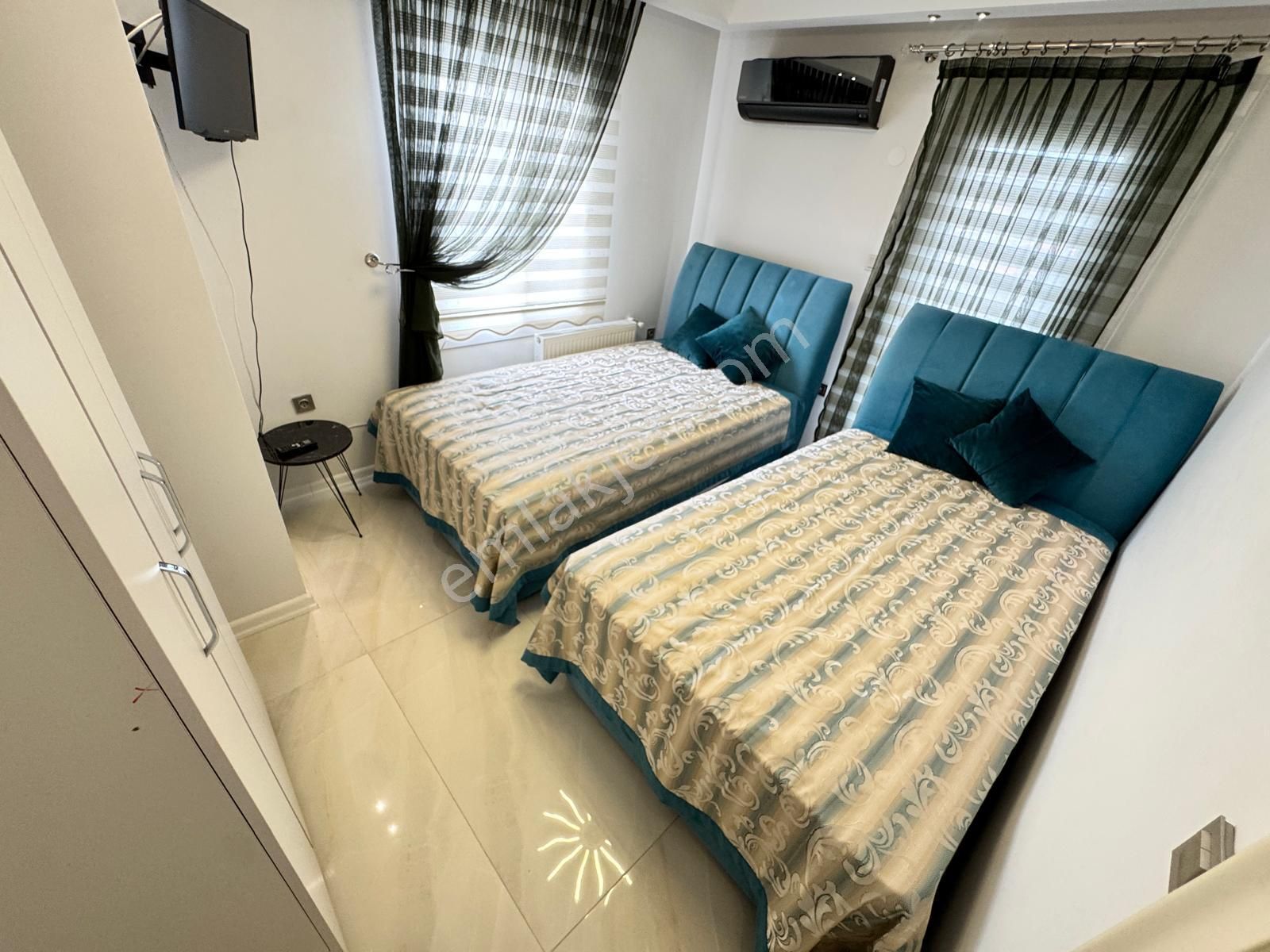 Kuşadası'nda Müstakil Deniz Manzaralı Havuzlu Sitede Ful Eşyalı Satılık Villa - Görsel 27