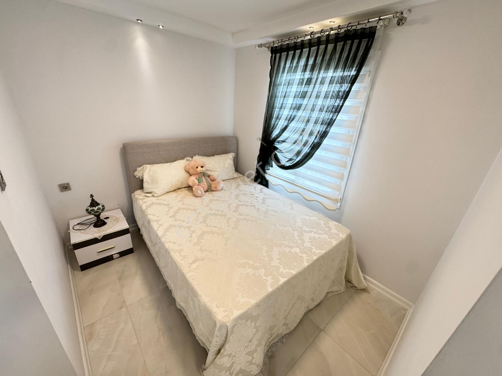 Kuşadası'nda Müstakil Deniz Manzaralı Havuzlu Sitede Ful Eşyalı Satılık Villa - Görsel 29