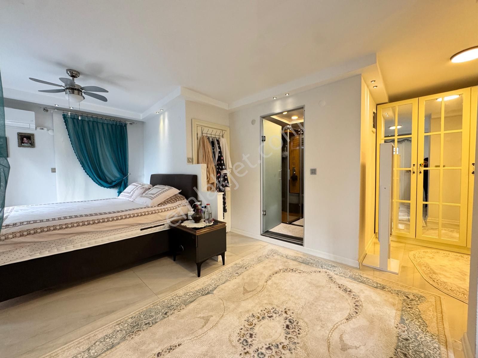 Kuşadası'nda Müstakil Deniz Manzaralı Havuzlu Sitede Ful Eşyalı Satılık Villa - Görsel 23